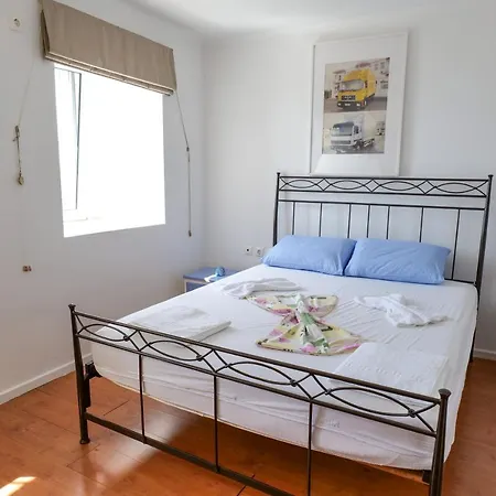 Duka's House בית הארחה Lukovë